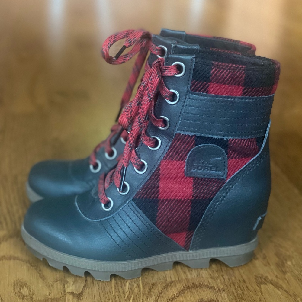 Red Buffalo Plaid Sorel Wedge Boots, Kid size 2